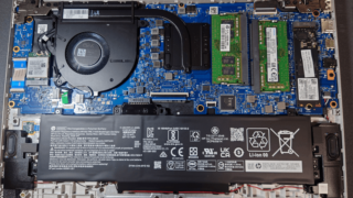 HP 245 G10 裏蓋 を取り外した状態