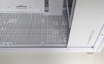 ASUS Prime AP201 MicroATX Case ケース サイド下にはパネルをひっかける溝がある。底面には SSD やファンなどを固定するねじ穴がある