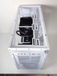 ASUS Prime AP201 MicroATX Case 上部パネルを外したところ (パーツ取り付け後に撮影)