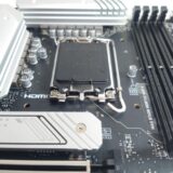 マザーボード CPU ソケット