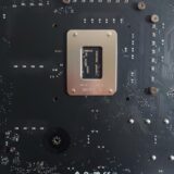 マザーボード背面 CPUソケット付近