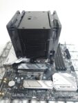 ヒートシンクにファンを取り付けた後