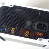 電源ユニットにマウンタをねじ止めする