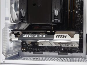 MSI GeForce RTX 5060 Ti 16G VENTUS 2X OC PLUS を取り付ける