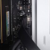 マザーボードの JUSB4 コネクタに接続する