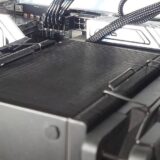 マザーボードの CPU_PWR1 コネクタにケーブルを接続する