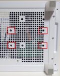 底面から取り付けネジ穴を確認