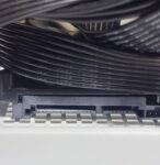 ハードディスクと底面の間にほとんど隙間がない