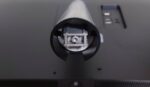 32UR500K-B モニターに付属のスタンドの土台との接続部分