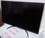 32UR500K-B 標準のスタンドで組み立てみたところ